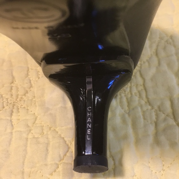 CHANEL Black Leather Cap Toe Bow Low Heel Pumps size EU 38 US 7.5 - Picture 13 of 16